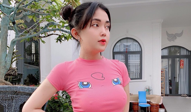 "Hạnh phúc đôi khi cũng phải đánh đổi và mình sẵn sàng chấp nhận. Những năm qua, mình đã được sống là chính mình, được làm những điều mình muốn", Hương Giang nói.