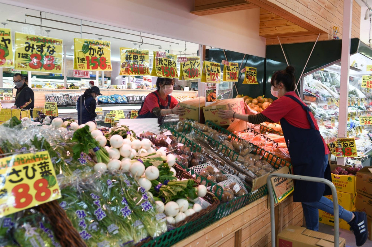 Người giàu ở Nhật Bản cũng chuộng dùng hàng nội địa hơn vì hàng nhập khẩu có giá thành cao hơn. Hơn nữa, điều đó cũng thể hiện lòng tự tôn đối với dân tộc, thể hiện trách nhiệm công dân của chính mình đối với đất nước. Ảnh: Japantimes