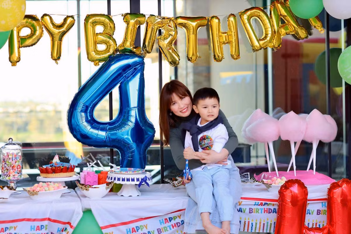 Biet thu 4.000m2 o My cua Dan Truong long lay mung sinh nhat con trai