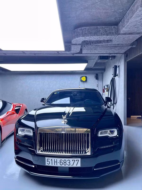 Mới đây, trong một clip đến chơi nhà, bạn thân của Đàm Thu Trang hé lộ thêm một số góc trong căn biệt thự này.