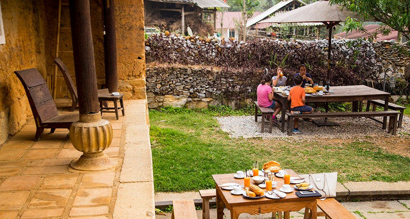 Với nguyên liệu được chọn lọc và cách xây dựng đặc biệt, nhà cổ Chúng Pủa mát mẻ vào mùa hè và ấm áp vào mùa đông, phù hợp với điều kiện khí hậu vùng cao nguyên đá. Ảnh: Đẹp.