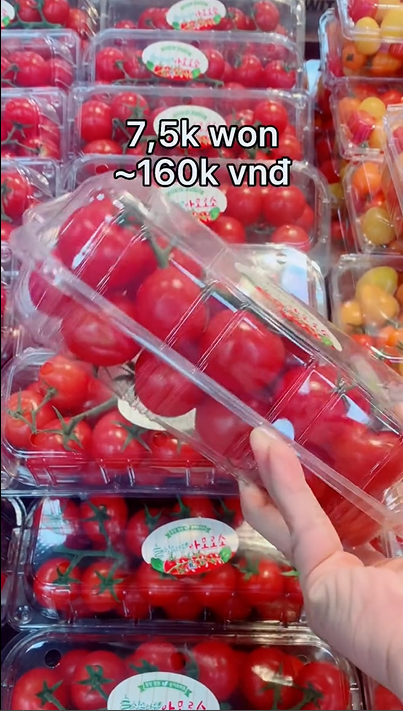 Cà chua đóng hộp có giá 7.500 Won (khoảng 160.000 đồng).Với số tiền này có thể mua được cả chục kg cà chua ở Việt Nam.