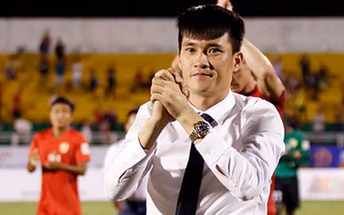 Đầu năm nay, Công Vinh còn khiến tất cả phấn khích khi tuyên bố sẽ trở lại với bóng đá chuyên nghiệp trong năm 2021. Mục tiêu của anh là sở hữu một CLB đủ sức đá ở V.League. Ảnh: Cafebiz