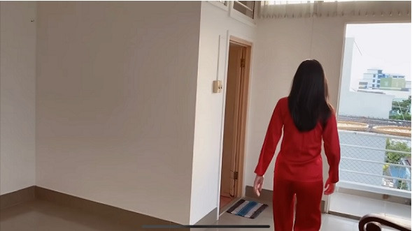 Căn nhà có rất nhiều phòng trống, đây là một không gian thuộc tầng 3 không được sử dụng tới. Ảnh chụp màn hình