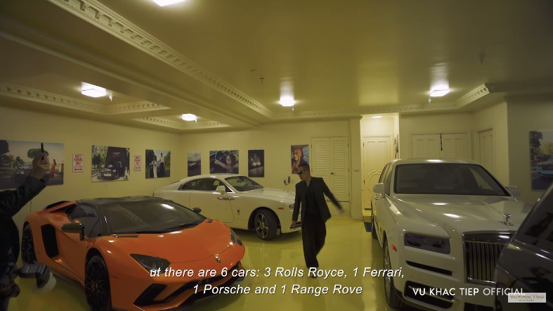 Ngoài cơ ngơi đồ sộ, gia đình triệu phú Mimi Morris không thể thiếu sự hiện diện của những chiếc siêu xe đình đám.