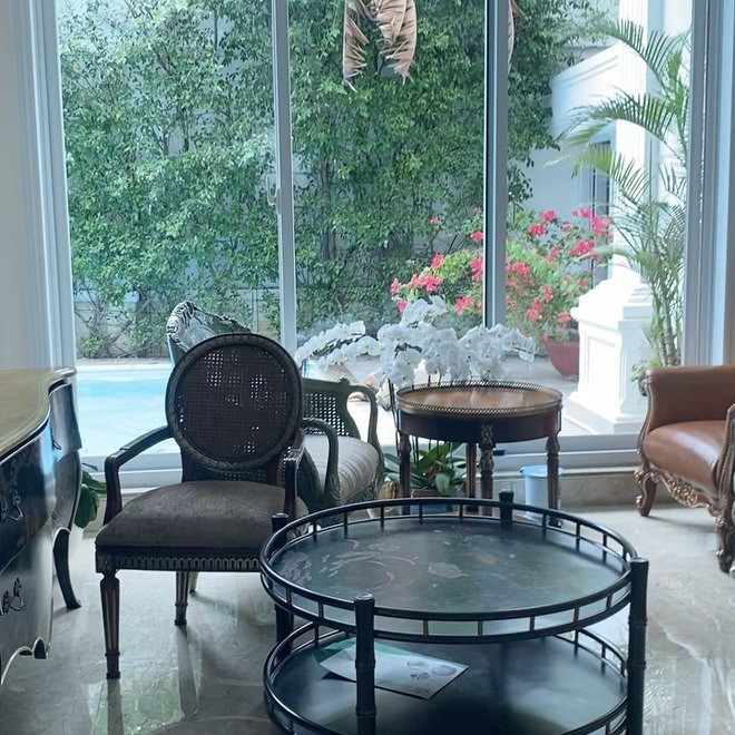 Bên trong căn biệt thự được trang hoàng sang trọng. Ảnh: Lao động