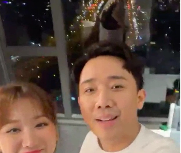 Đặc biệt, nhà mới của Trấn Thành còn có view nhìn thành phố cực đẹp. Nguồn ảnh: cắt từ clip TikTok Trấn Thành