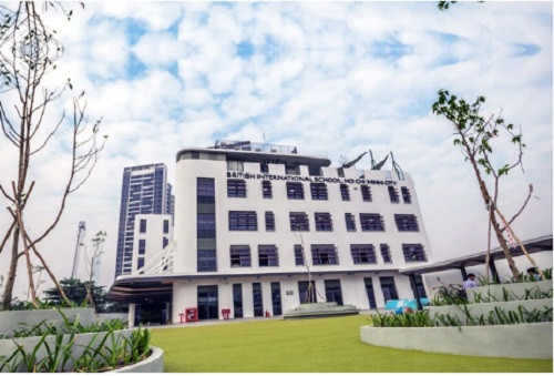 Học phí của trường Quốc tế Anh luôn lọt top đắt đỏ bậc nhất cả nước. Với cấp THCS và THPT, con số dao động từ 637 - 730 triệu đồng/ năm. Chính vì thế, BIS còn được gọi vui là trường của con nhà giàu. Ảnh: Internet.
