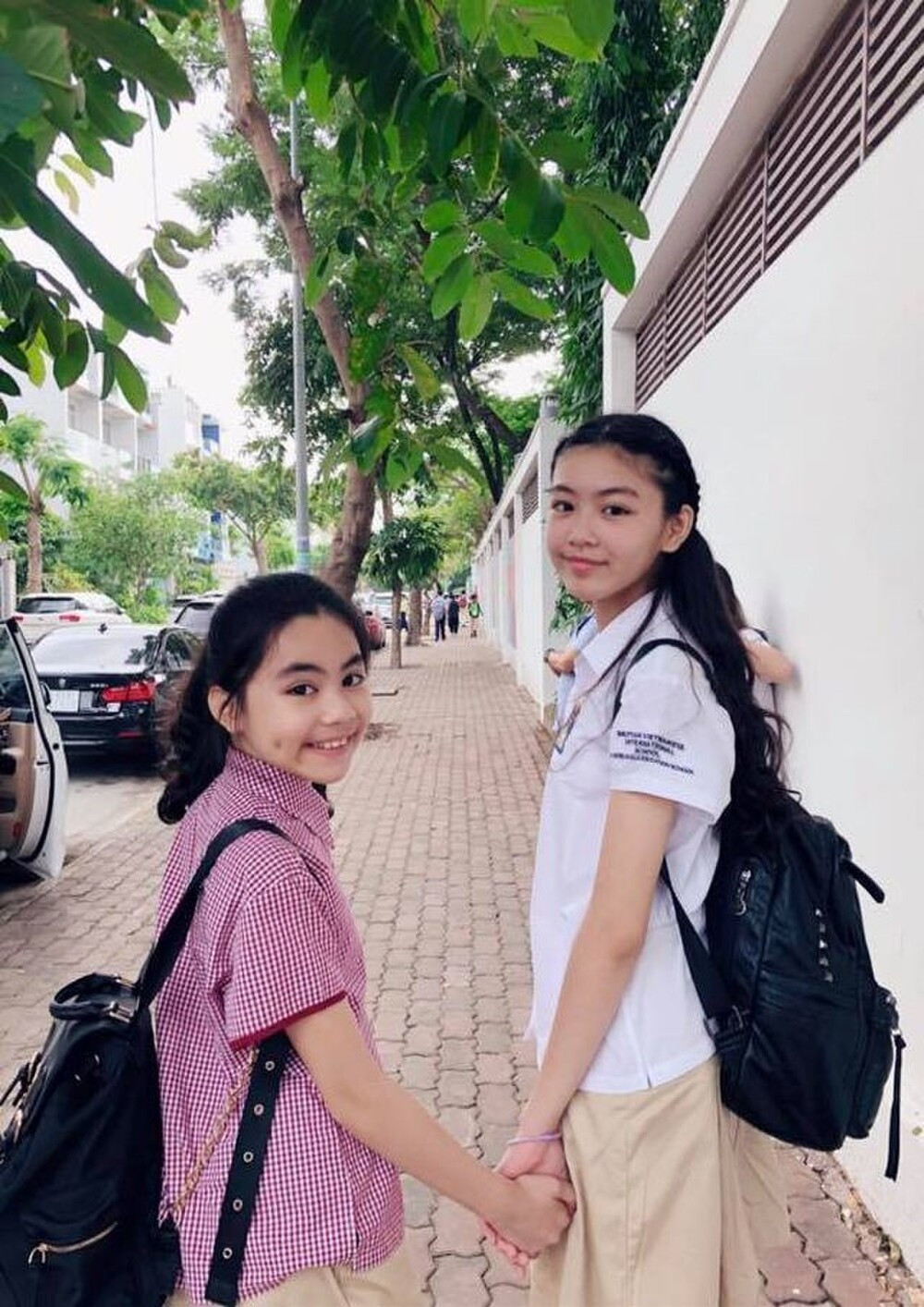 Nổi tiếng sống giản dị nhưng MC Quyền Linh lại rất đầu tư cho con đường học vấn của các con. Lọ Lem và Hạt Dẻ ngay từ nhỏ đã được cho theo học tại ngôi trường quốc tế đình đám ở TP HCM. Ảnh: Saostar