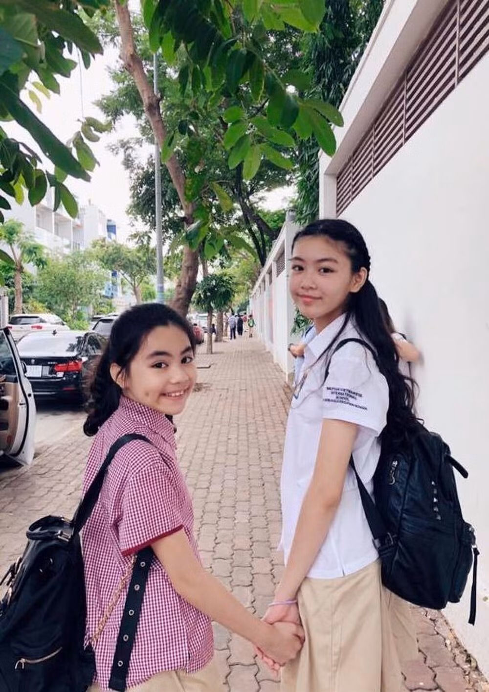 Nổi tiếng sống giản dị nhưng MC Quyền Linh lại rất đầu tư cho con đường học vấn của các con. Lọ Lem và Hạt Dẻ ngay từ nhỏ đã được cho theo học tại ngôi trường quốc tế đình đám ở TP HCM. Ảnh: Saostar