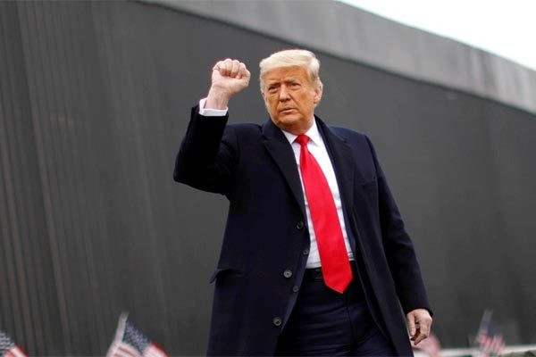 Ước tính tài sản ròng của ông Trump đã giảm từ 4,5 tỷ USD hồi tháng 3-2016 (trước khi ông đắc cử tổng thống) xuống 2,5 tỷ USD vào năm 2020.