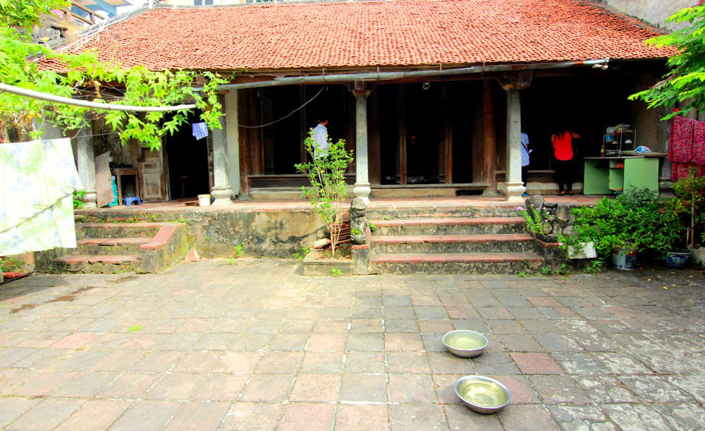 Theo thống kê của UBND huyện Thanh Oai (Hà Nội), làng cổ Cự Đà hiện còn giữ được 51 căn nhà được xây dựng theo kiểu nhà cổ vùng đồng bằng Bắc bộ cách đây khoảng 200 năm. Ảnh: Dulichcongvu.