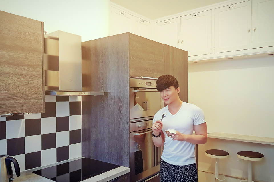 Trước đó, hồi tháng 4/2020, Nathan Lee đã từng thông báo bán khách sạn nghìn tỷ này vì không đủ sức cầm cự qua mùa dịch.