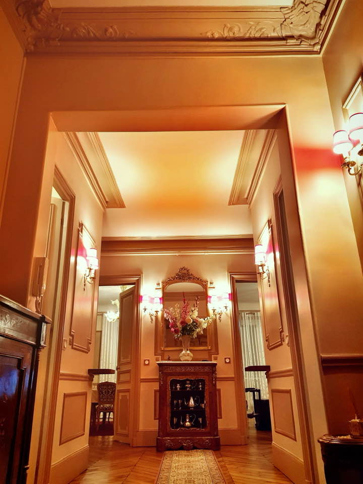 Căn hộ nhỏ nhất trong cơ ngơi này có diện tích 135 m2, giá khoảng 3,8 triệu Euro (tương đương 100 tỷ đồng).