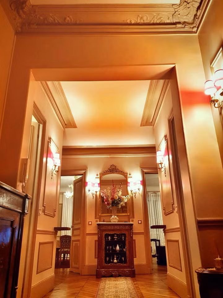 Căn hộ nhỏ nhất trong cơ ngơi này có diện tích 135 m2, giá khoảng 3,8 triệu Euro (tương đương 100 tỷ đồng).