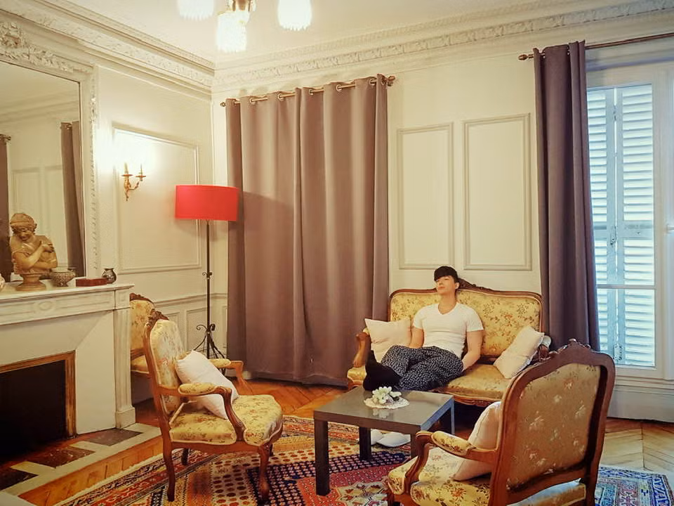 Do đó, anh mong muốn rao bán cả toà nhà với giá 150 triệu Euro (tương đương khoảng 4195 tỷ đồng).