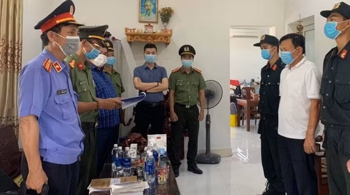 Thua Thien - Hue: Bat Giam doc va 1 Pho Giam doc Cang hang khong Quoc te Phu Bai