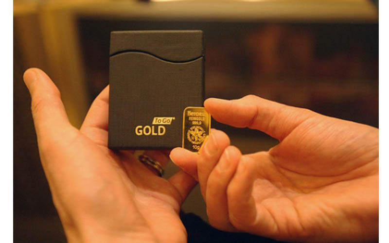 Riêng ở Dubai có hẳn 1 cây ATM chuyên dùng để… rút vàng. Đây là minh chứng rõ nhất cho sự “cuồng” vàng của người châu Á.