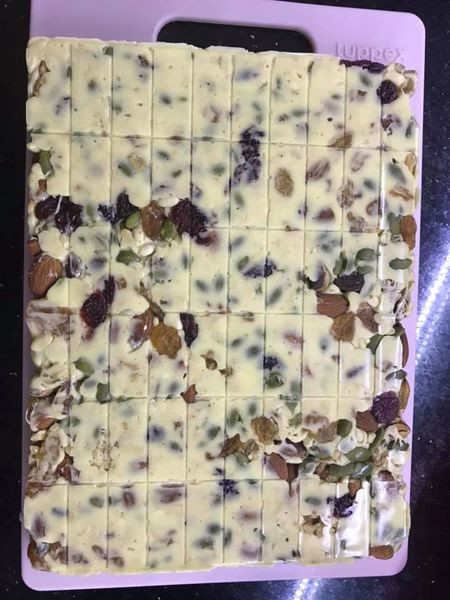 Năm nay, do lượng khách hàng tăng cao trong khi nhân lực không nhiều nên chị Hằng chỉ nhận order đến ngày 23 âm lịch rồi tập trung làm trả khách.