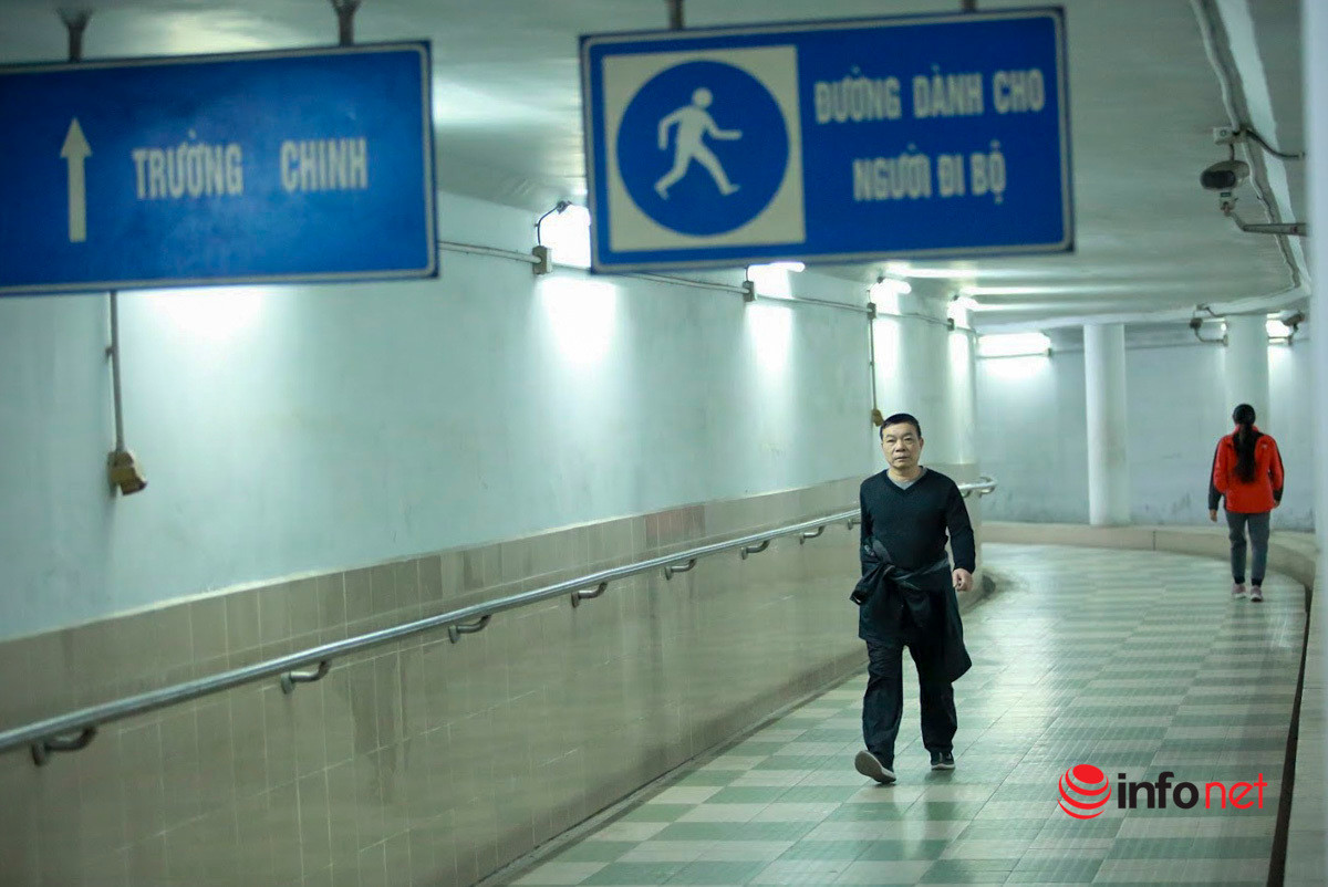 Tranh ret, nguoi Ha Noi 'chui' xuong ham duong bo tap the duc-Hinh-3