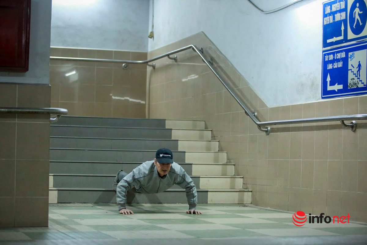 Tranh ret, nguoi Ha Noi 'chui' xuong ham duong bo tap the duc-Hinh-2