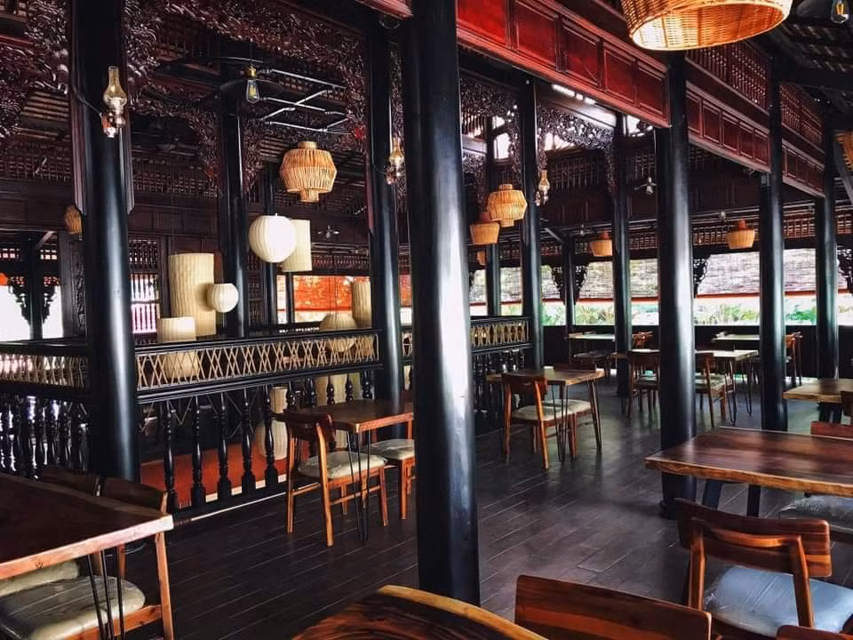 Trường Giang - Nhã Phương còn mở thêm nhà hàng hải sản rộng hàng ngàn m2 tại Bà Rịa - Vũng Tàu. Ảnh: Dân Việt