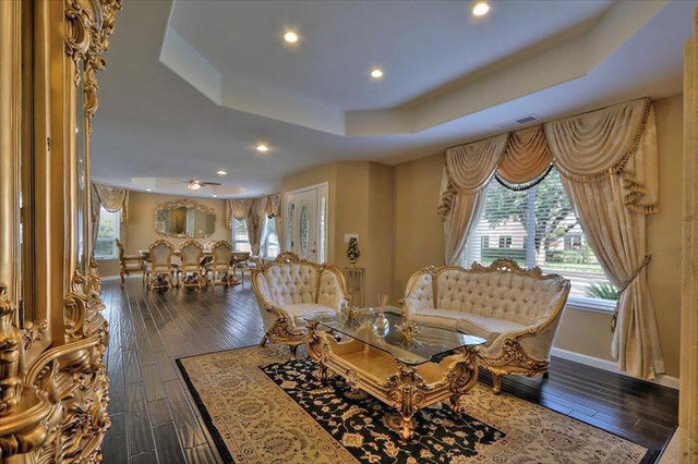 Trước đó, Đan Trường và Thủy Tiên khoe căn hộ sang trọng hơn 250m2 tại California (Mỹ). Cơ ngơi của vợ chồng nam ca sĩ có giá trị lên đến 40,2 tỷ đồng. Ảnh: Cafebiz