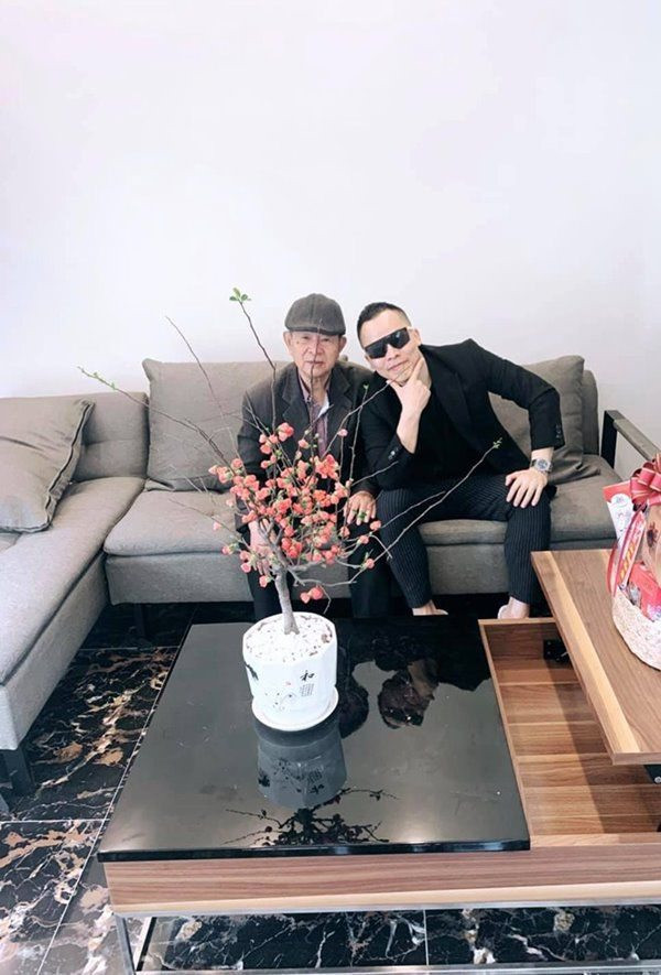 Được biết, ngôi nhà mới có 4 tầng nằm ở mặt tiền một con đường ở thị trấn Quý Nhất, Nghĩa Hưng, Nam Định.