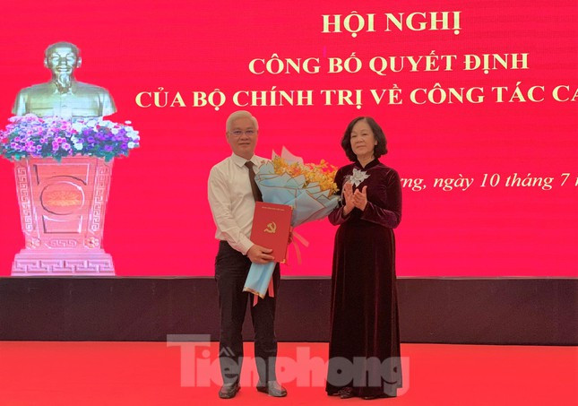 Ong Nguyen Van Loi giu chuc Bi thu Tinh uy Binh Duong