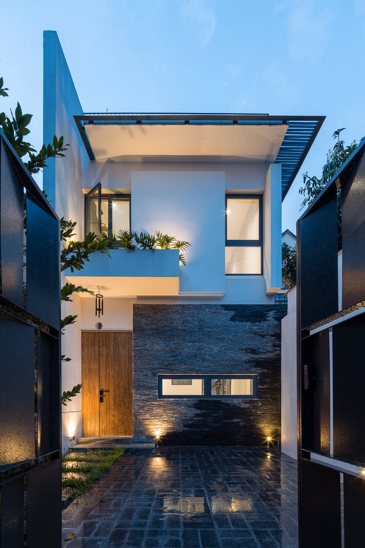 Tropic House (Quận Tân Phú - TP.HCM) là tổ ấm của gia đình gồm ba mẹ, con trai và con dâu.