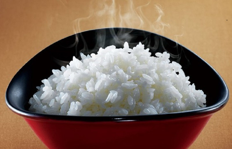 Khi nấu chín cơm mềm, đậm, giòn cơm, có hương thơm tự nhiên đặc trưng, để nguội cơm vẫn giữ được độ mềm và mùi thơm. Ảnh: Khoa học &amp; phát triển.