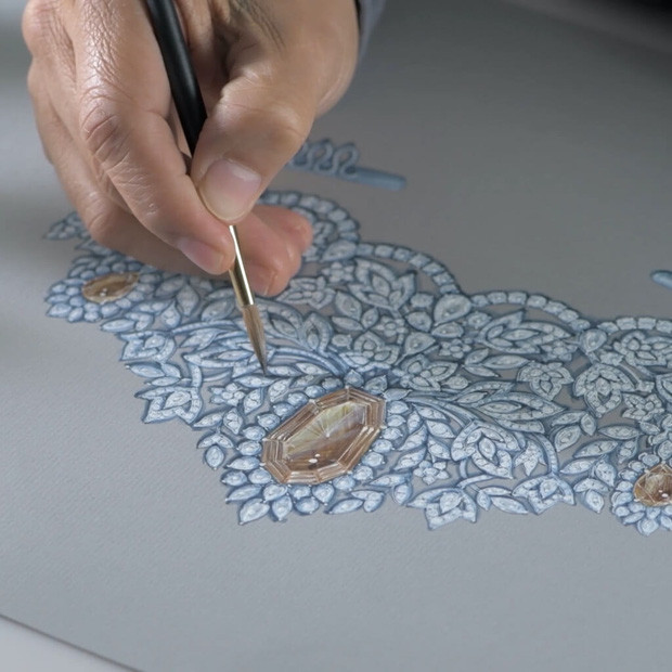 Từ thiết kế, gia công đến chế tác, tất cả các bước đều được thực hiện tỉ mỉ bởi các nhà kim hoàn nổi tiếng. Ảnh: Miss Universe