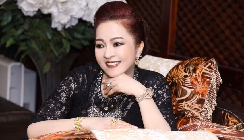 Không những vậy, bà Hằng còn sẵn sàng treo thưởng 1 tỷ đồng cho người nào tìm ra danh tính antifan đã đăng bài bôi nhọ, nói xấu bà trên mạng xã hội. Ảnh: Internet.