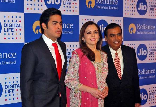Chia sẻ trên tờ Tribune India, ái nữ nhà Ambani - Isha kể lại rằng, thời điểm cô và hai anh em trai vẫn còn là những học sinh trung học, bà Nita chưa từng cho phép các con bỏ đến lớp để đi nghỉ mát hay chơi bời. Ảnh: Getty Image