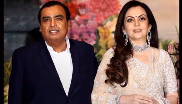 Khi cậu con trai Anant phải giảm cân, bà Nita là người hỗ trợ đắc lực nhất. Bà luôn đảm bảo con trai đi đúng hướng, tự thân tìm hiểu để áp dụng chế độ ăn kiêng và tập thể dục phù hợp cho con. Ảnh: Getty Image