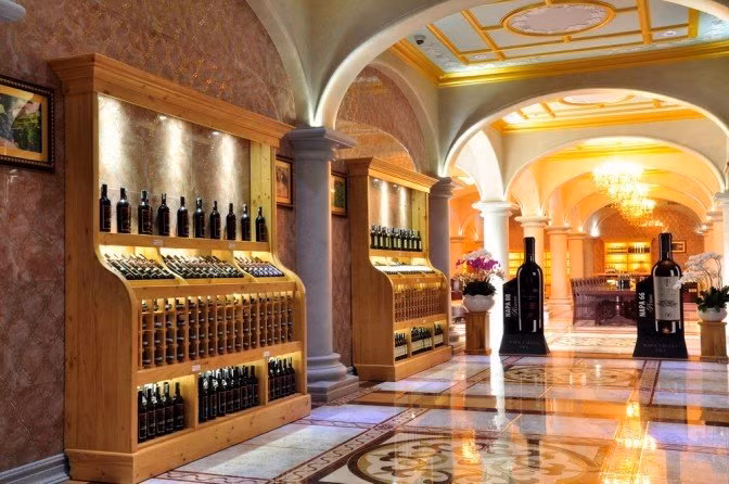 Cùng với đó là không gian ánh sáng mơ màng, huyễn hoặc. Ảnh: Tieudung