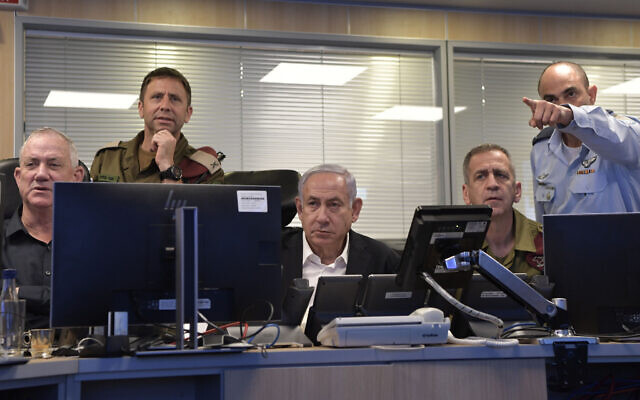 160 may bay Israel dong loat tan cong, doi 450 ten lua pha huy cac duong ham cua Hamas-Hinh-2