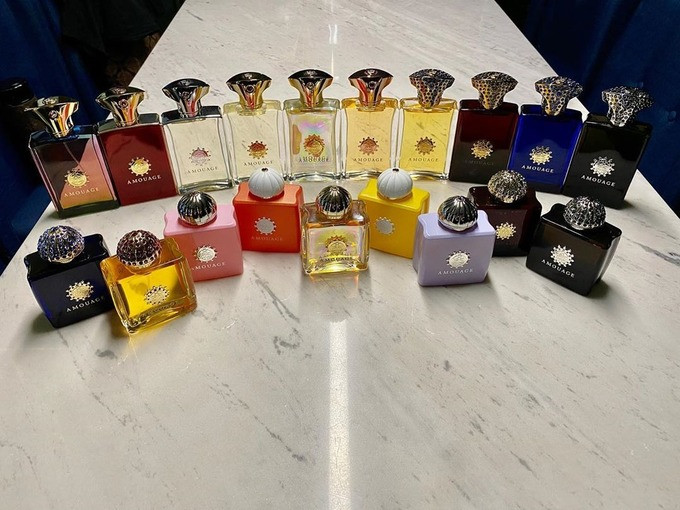 Ông xã Hari Won sở hữu hàng chục chai nước hoa Amouage. Nước hoa của hãng này có giá từ khoảng 190 bảng Anh (tương đương 6 triệu đồng) trở lên. Ảnh: Ngoisao