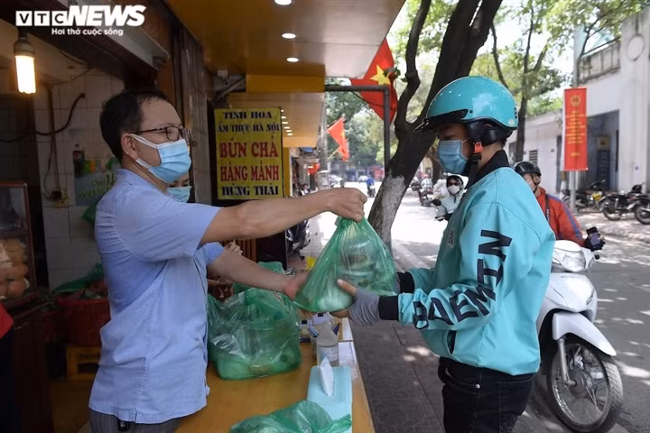 Hang quan chi ban mang ve, thu nhap cua shipper Ha Noi cao ky luc-Hinh-3