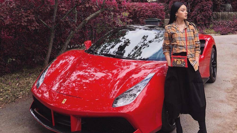 Hiện, Angela Chu thành công với sự nghiệp kinh doanh mỹ phẩm của riêng mình, sở hữu một trang fanpage với hơn 100k lượt theo dõi. Ảnh: Internet