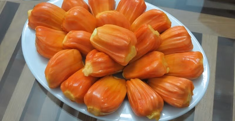 Mít đỏ vị ngọt đậm và có hương thơm đặc trưng, được ví như mùi của hương vani. Ảnh: Dienmayxanh