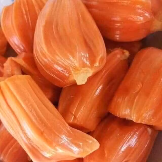 Tại Hà Nội, mít ruột đỏ nguyên múi được bán với giá 180.000 - 250.000 đồng/kg. Ảnh: Facebook.