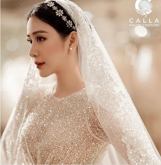 Ngày 27/11 năm ngoái, Thanh Tú chính thức lên xe hoa với một đại gia có tiếng.