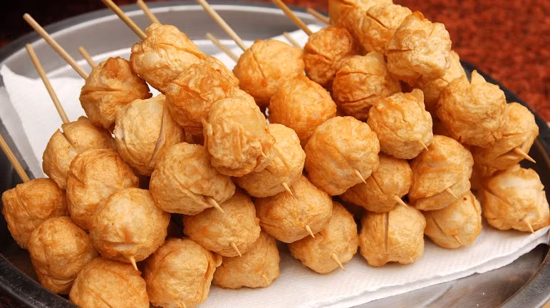 Điều đáng lo ngại là các món viên sẵn được nhập theo số lượng lớn, bao bì không ghi rõ nguồn gốc, xuất xứ rõ ràng, rất nguy hại đến người dùng.