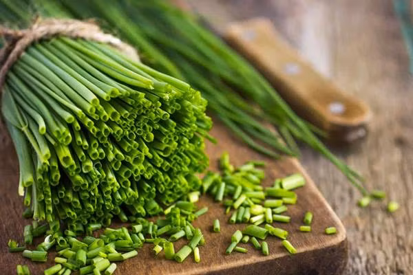 Trên 1 số trang TMĐT của Ấn Độ, hành lá thông thường được bán với giá 55 INR/kg (tương đương 17.000 đồng/kg). Ảnh: Internet