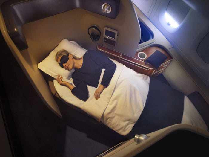 Với mức giá này, hành khách được tận hưởng những dịch vụ xa xỉ không kém khách sạn cao cấp ngay trên máy bay.