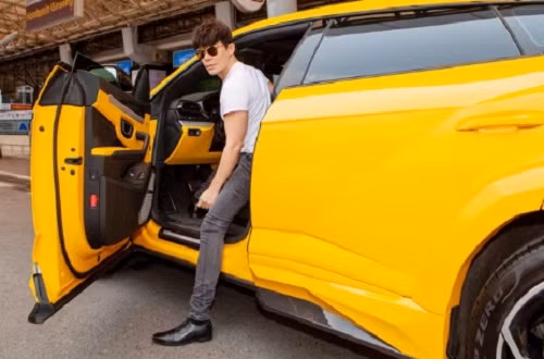 Nathan Lee khẳng định tổng siêu xe của anh với Lý Nhã Kỳ cộng lại thì lên tới 18 chiếc RR. Ảnh: FBNV.