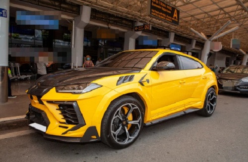 Tuy nhiên, cộng đồng mạng lại đặt nghi vấn chiếc xe này thực chất chỉ là đồ đi mượn chứ không thuộc quyền sở hữu của Nathan Lee. Ảnh: FBNV