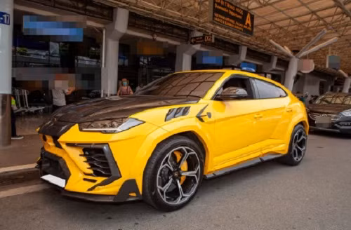 Tuy nhiên, cộng đồng mạng lại đặt nghi vấn chiếc xe này thực chất chỉ là đồ đi mượn chứ không thuộc quyền sở hữu của Nathan Lee. Ảnh: FBNV