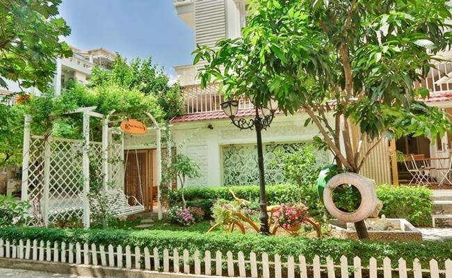 Biệt thự của Vy Oanh thiết kế tối giản, có 3 phòng ngủ và khu vui chơi cho trẻ. Ảnh: Dân Việt